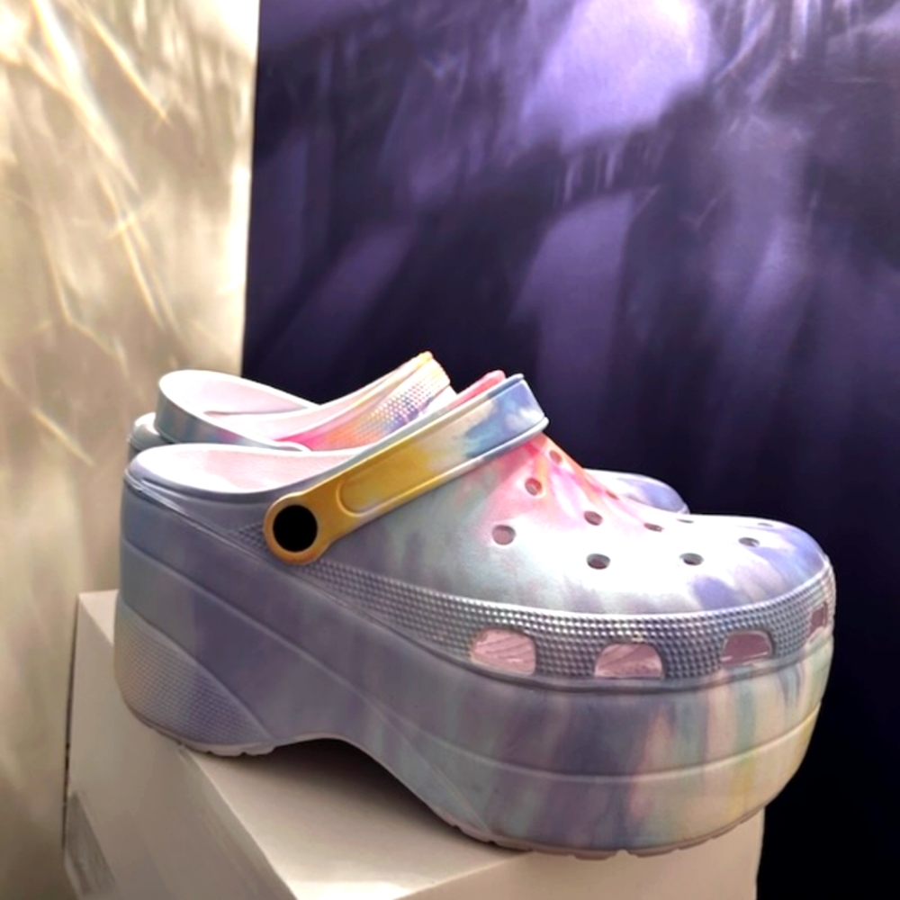 AKIRA CROC LIKE PLATFORM TIE DYE PASTEL